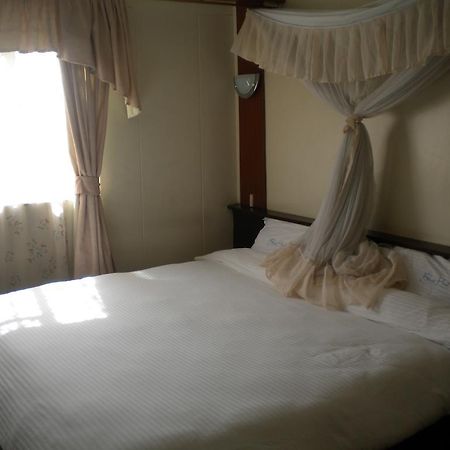 Blue Hut Hotel ナイロビ 部屋 写真
