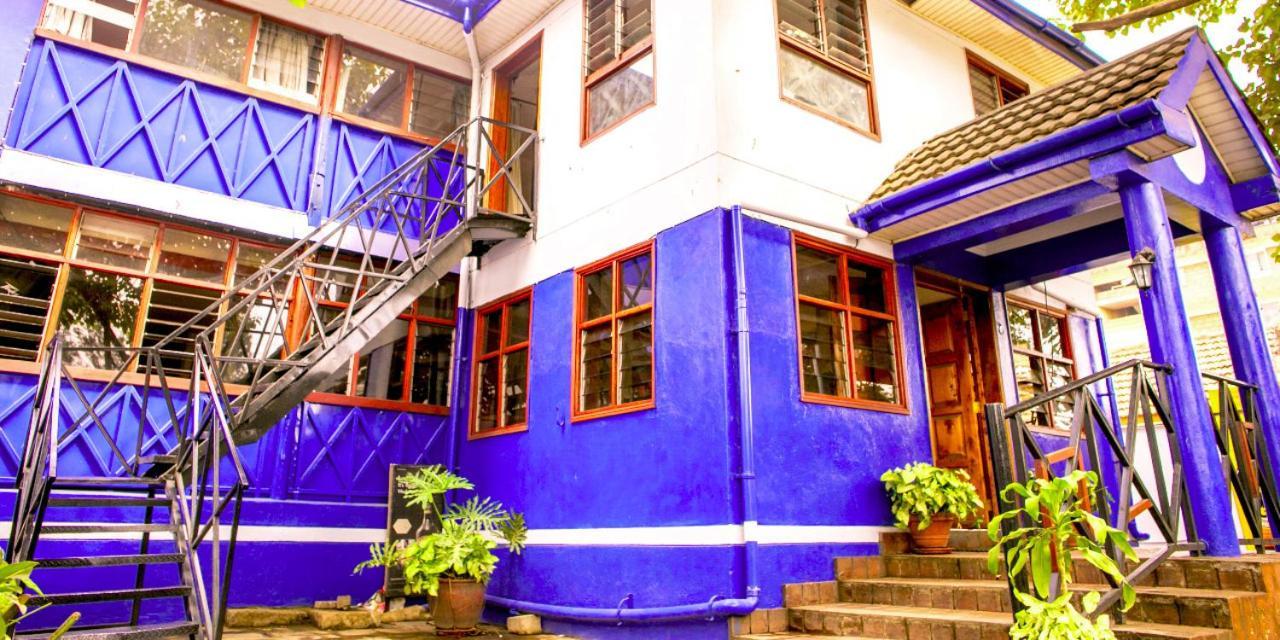 Blue Hut Hotel ナイロビ エクステリア 写真